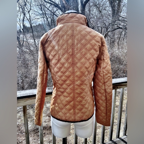 😍SOLD😍Quilted Jacket - Picture 5 of 5